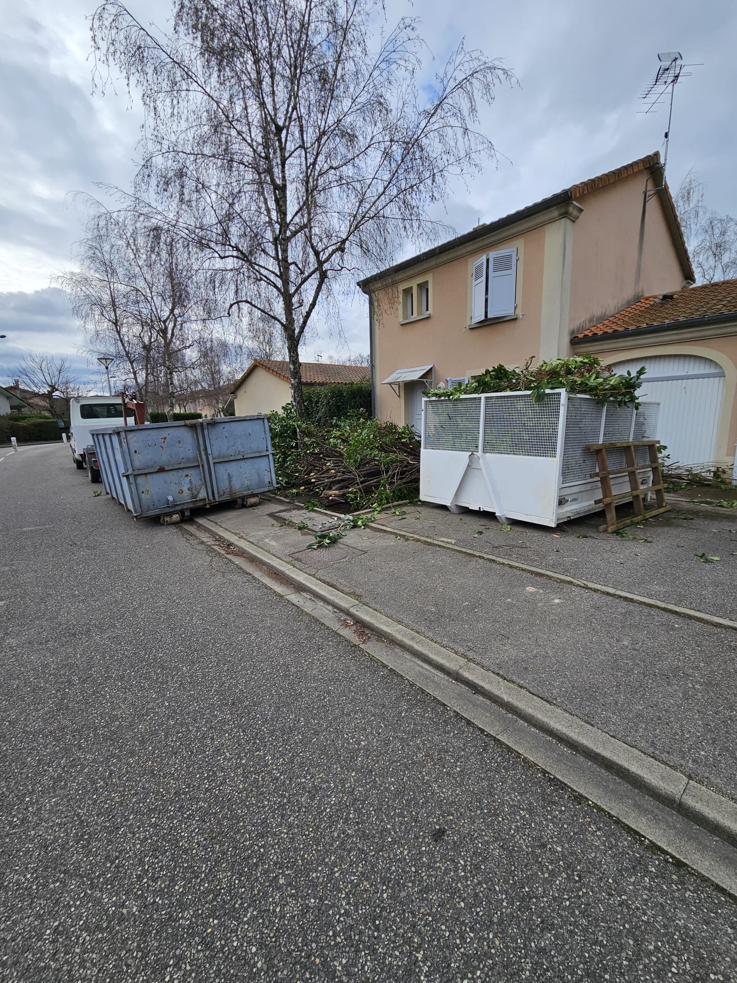Location de bennes gravats végétaux à Bourg-en-Bresse et Buellas​